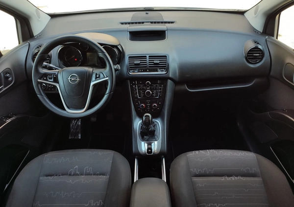 Opel Meriva cena 21900 przebieg: 124000, rok produkcji 2010 z Białystok małe 232